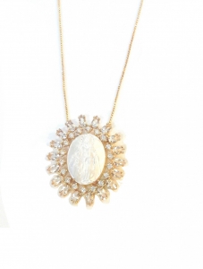 COLAR MEDALHA NOSSA SENHORA MADREPÉROLA E QUARTZO ROSA - OURO